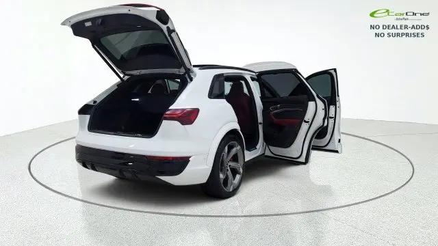 2024 Audi e-tron Prestige quattro