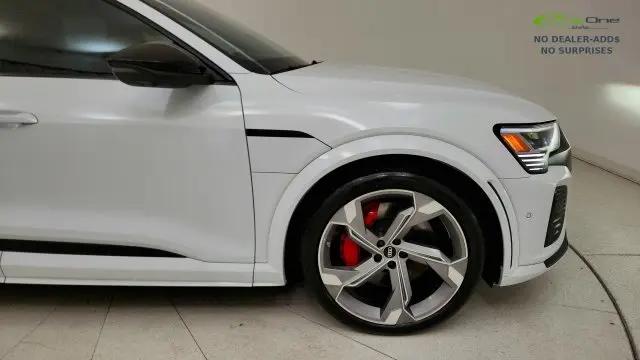 2024 Audi e-tron Prestige quattro