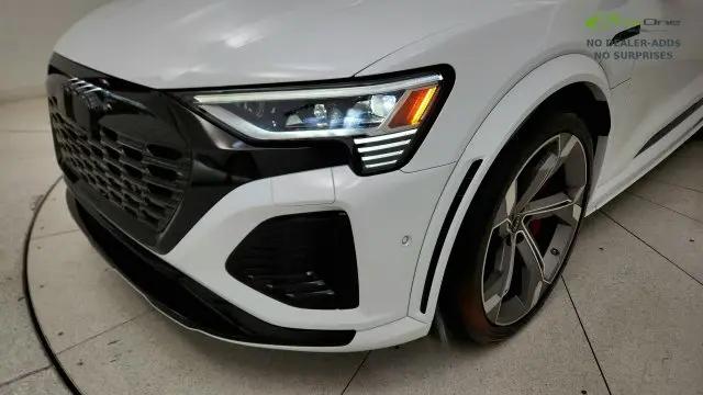 2024 Audi e-tron Prestige quattro