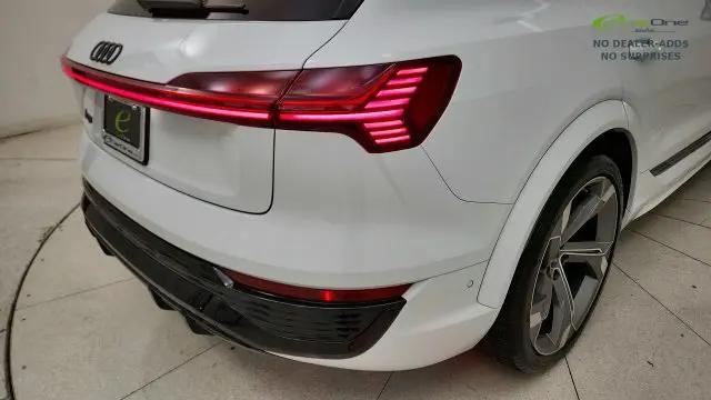 2024 Audi e-tron Prestige quattro