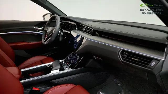 2024 Audi e-tron Prestige quattro