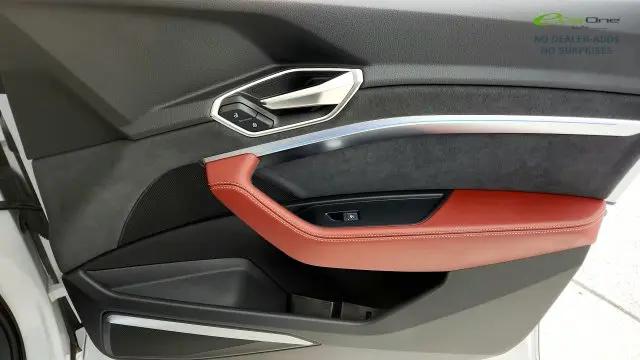 2024 Audi e-tron Prestige quattro