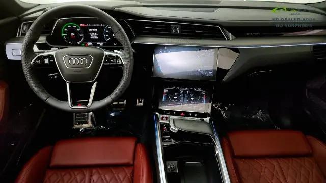 2024 Audi e-tron Prestige quattro