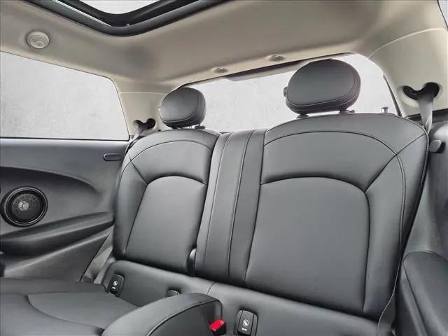 2024 MINI SE Hardtop Cooper
