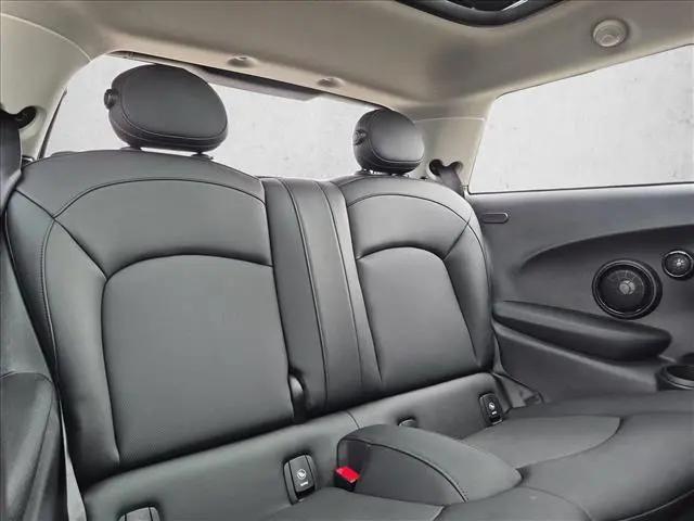 2024 MINI SE Hardtop Cooper