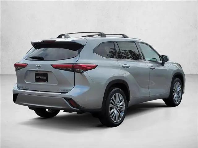 2023 Toyota Highlander Platinum