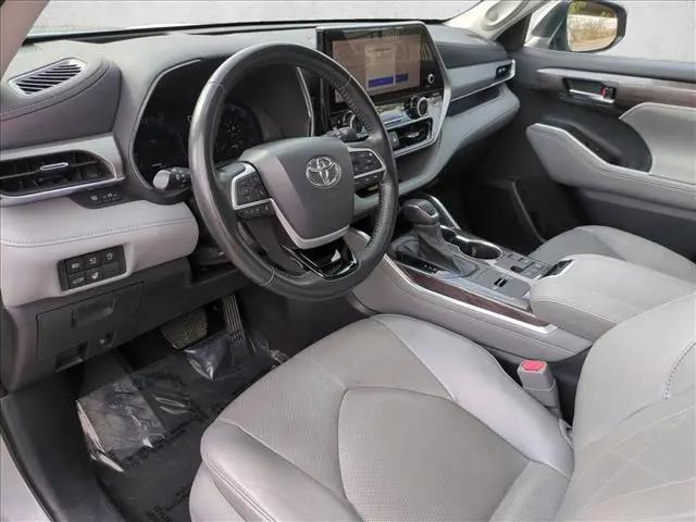 2023 Toyota Highlander Platinum
