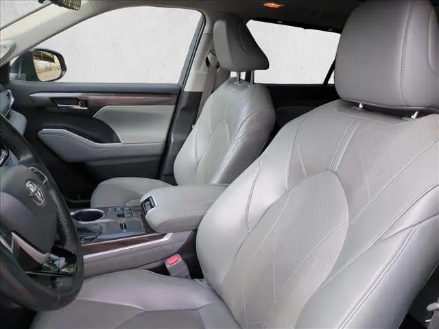 2023 Toyota Highlander Platinum