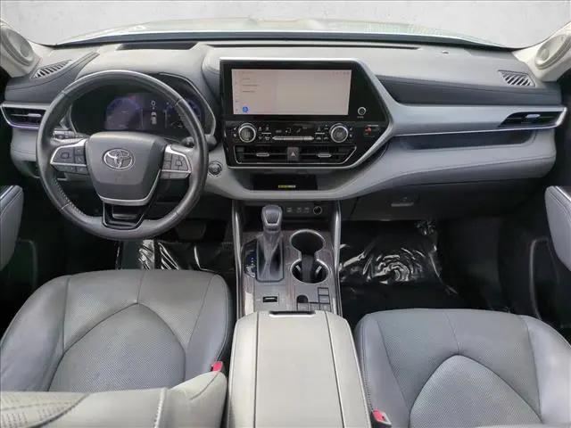 2023 Toyota Highlander Platinum