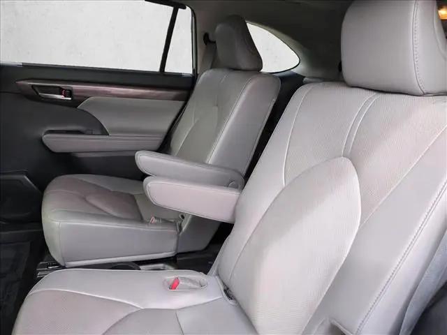 2023 Toyota Highlander Platinum
