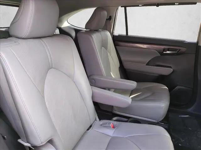 2023 Toyota Highlander Platinum