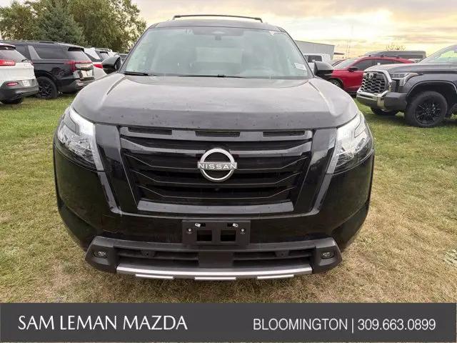 2025 Nissan Pathfinder Platinum 4WD