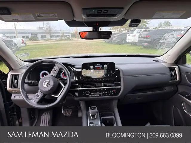 2025 Nissan Pathfinder Platinum 4WD