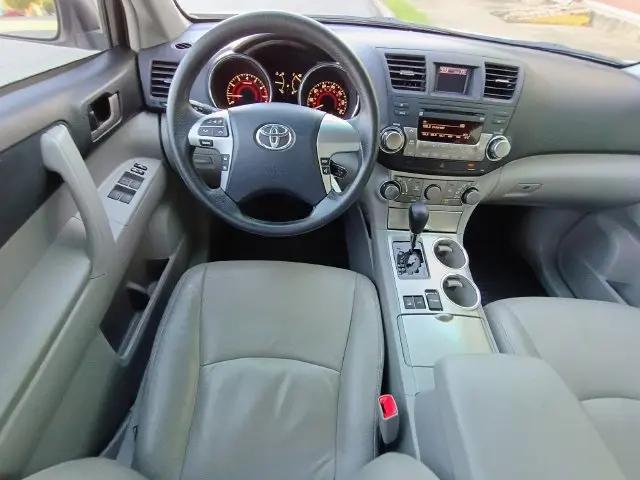 2011 Toyota Highlander Base V6