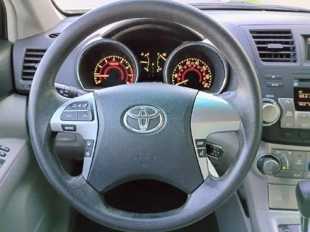 2011 Toyota Highlander Base V6