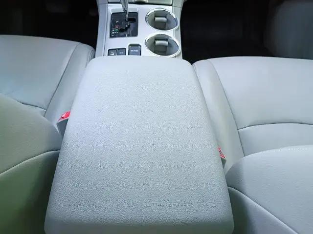 2011 Toyota Highlander Base V6