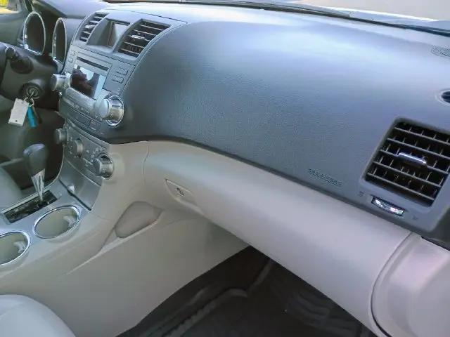 2011 Toyota Highlander Base V6