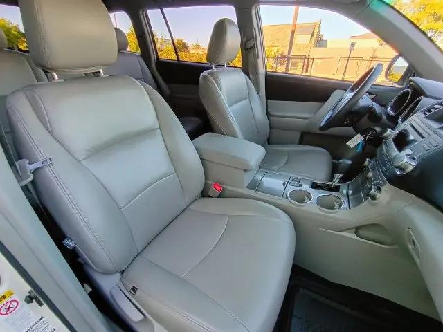 2011 Toyota Highlander Base V6