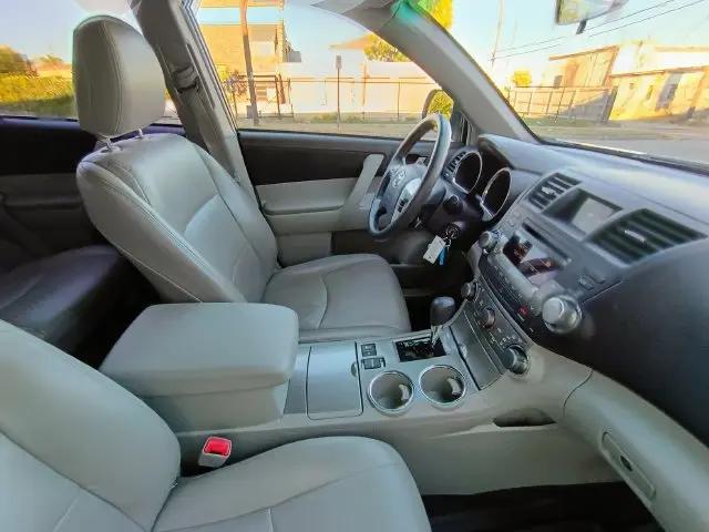 2011 Toyota Highlander Base V6