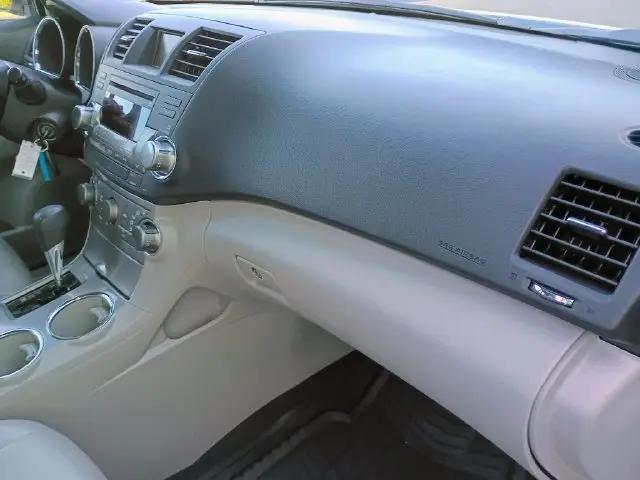 2011 Toyota Highlander Base V6