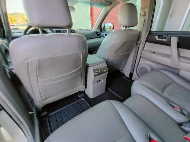 2011 Toyota Highlander Base V6
