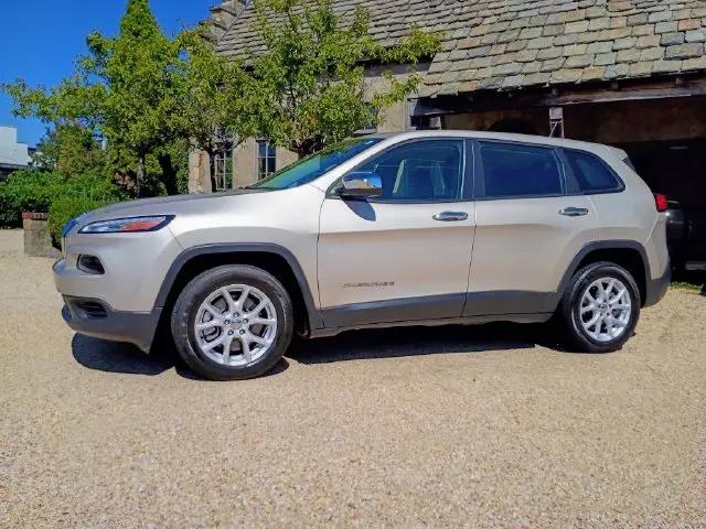 2014 Jeep Cherokee Sport