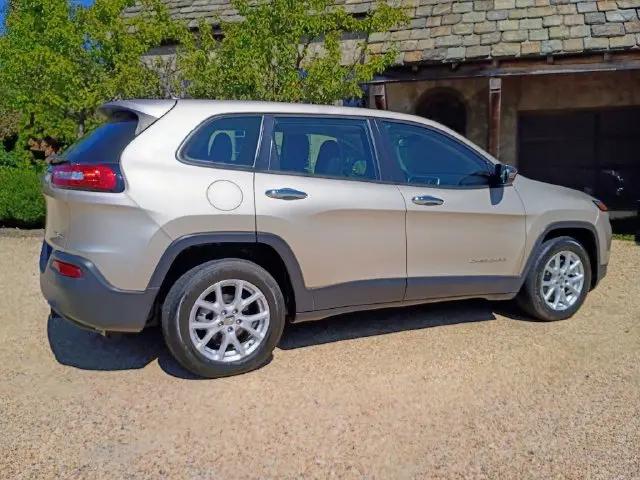 2014 Jeep Cherokee Sport