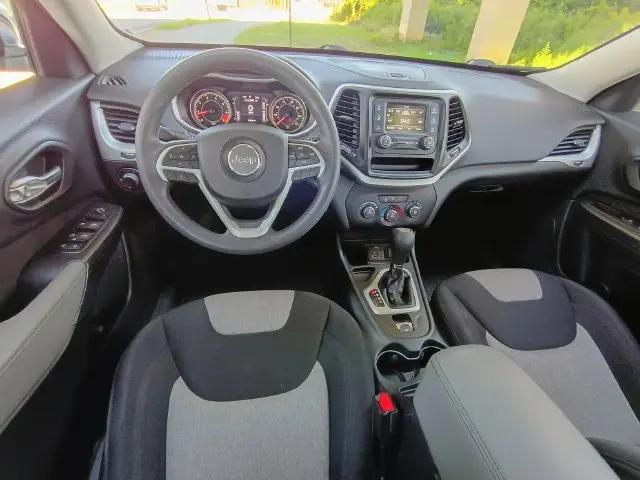 2014 Jeep Cherokee Sport
