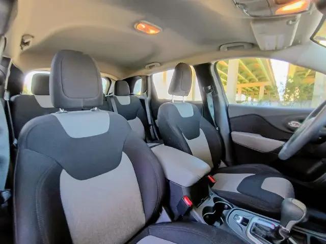 2014 Jeep Cherokee Sport