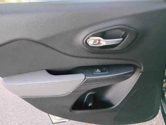 2014 Jeep Cherokee Sport