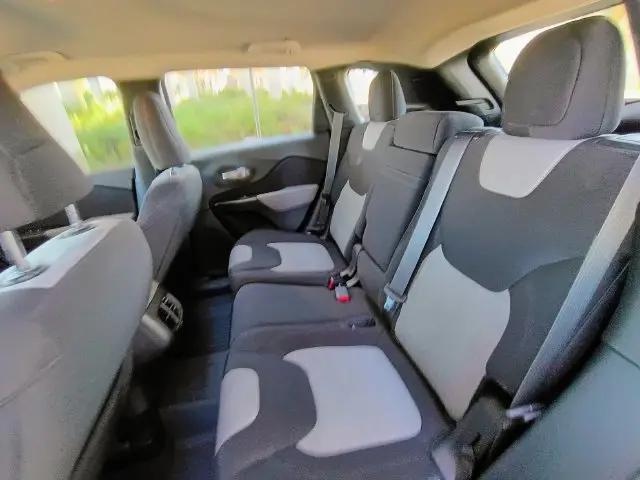 2014 Jeep Cherokee Sport