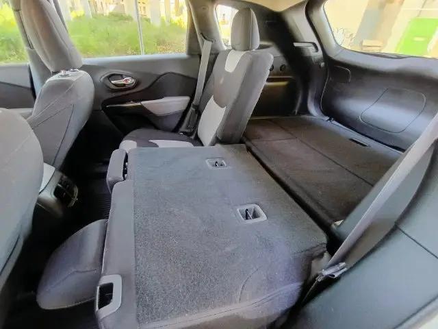 2014 Jeep Cherokee Sport
