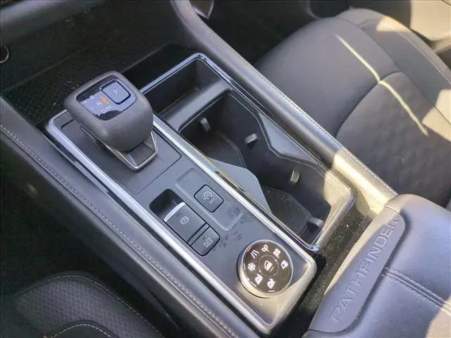 2024 Nissan Pathfinder SV 4WD