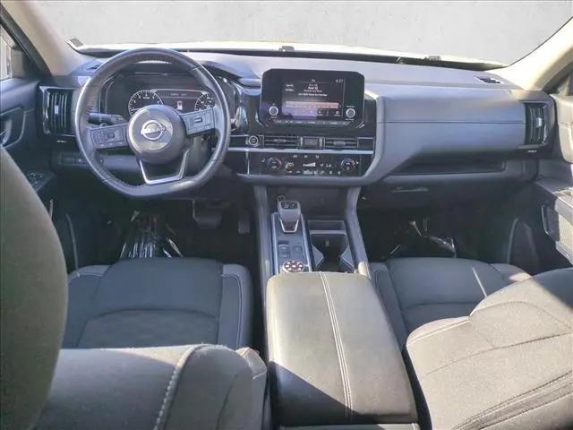 2024 Nissan Pathfinder SV 4WD