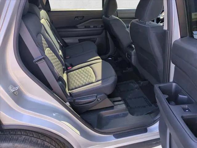2024 Nissan Pathfinder SV 4WD