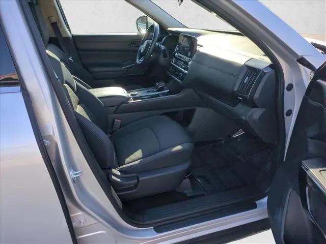 2024 Nissan Pathfinder SV 4WD