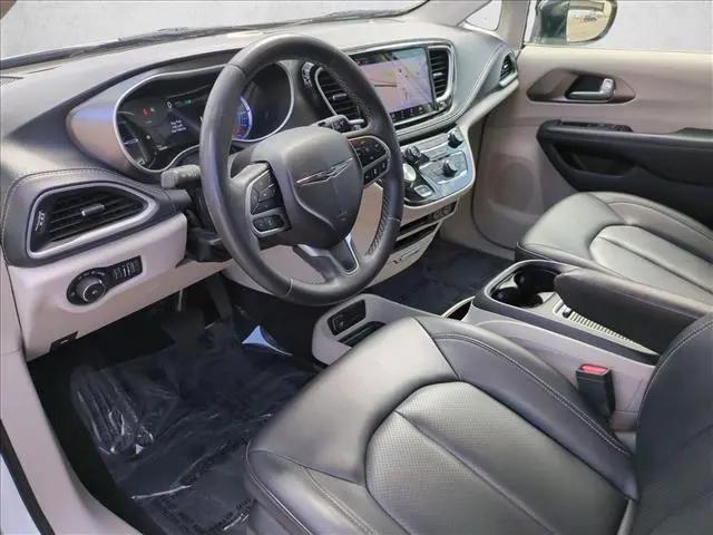 2024 Chrysler Pacifica Hybrid Select