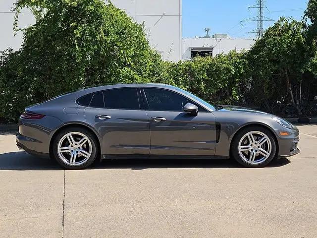 2018 Porsche Panamera 4
