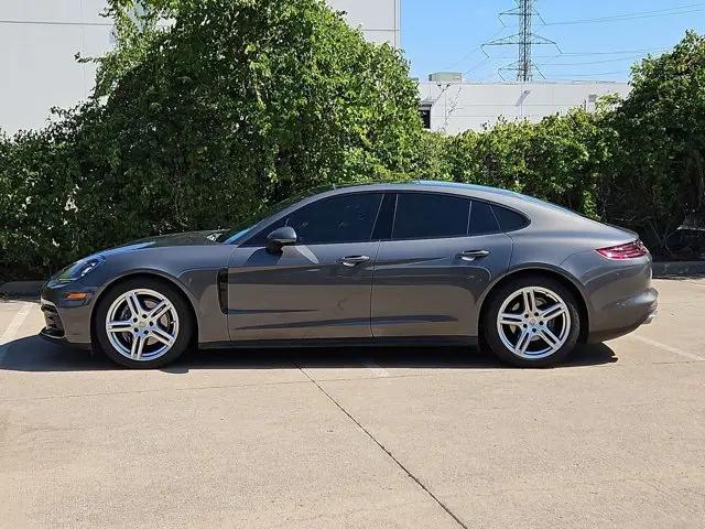 2018 Porsche Panamera 4