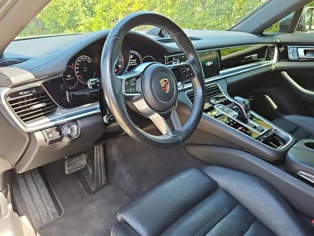 2018 Porsche Panamera 4