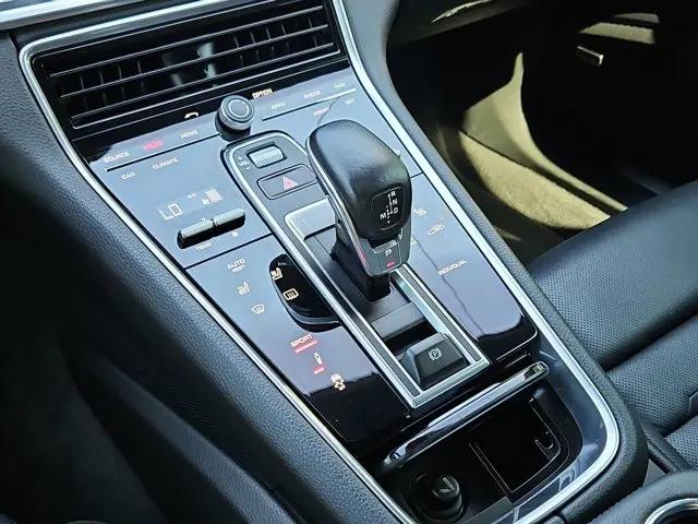 2018 Porsche Panamera 4