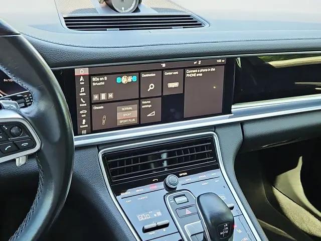 2018 Porsche Panamera 4