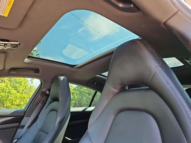 2018 Porsche Panamera 4