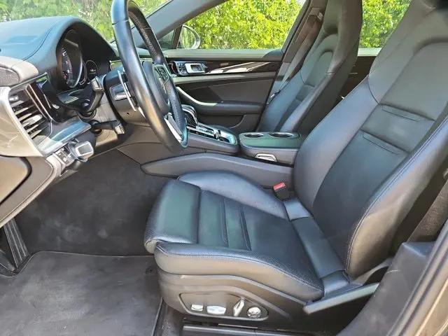 2018 Porsche Panamera 4