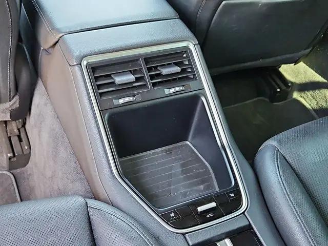 2018 Porsche Panamera 4