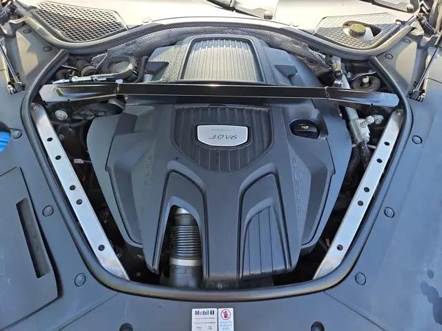 2018 Porsche Panamera 4