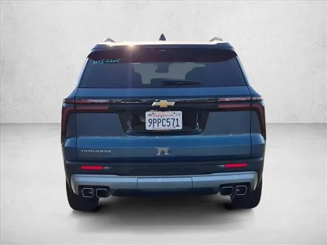 2025 Chevrolet Traverse FWD LT