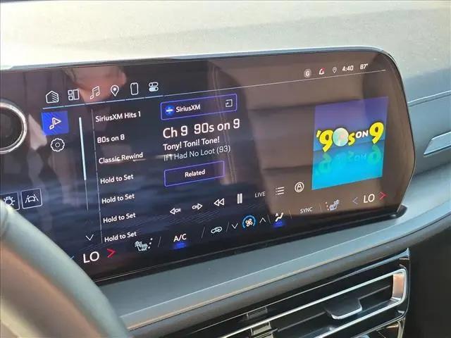 2025 Chevrolet Traverse FWD LT