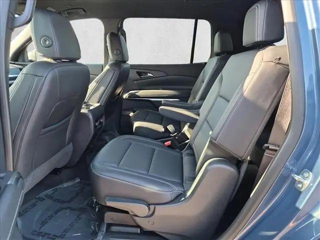 2025 Chevrolet Traverse FWD LT