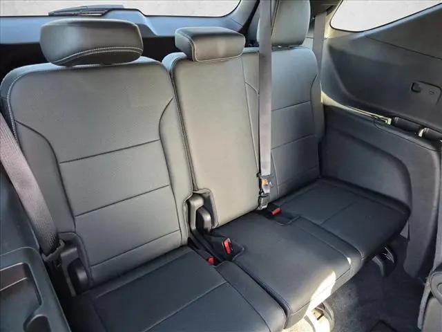 2025 Chevrolet Traverse FWD LT
